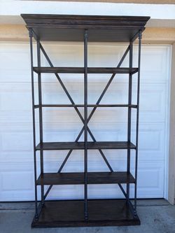 Massive shelf