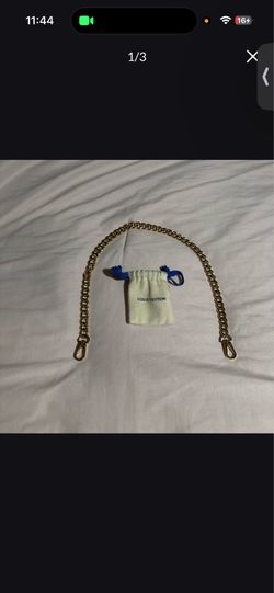 LV lock me chain gold