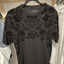 Black GUESS T-Shirt – Size L – Excellent Condition