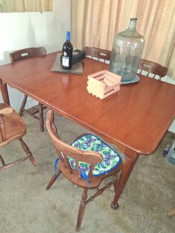 Vintage Dining Rm Table With One Leaf