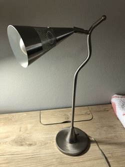 Desk lamp