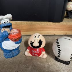 3 Piggy Banks 
