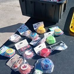 Cup Cake Holders And Tooth Picks Holiday Treats