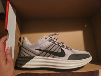 Nike shoes sz9