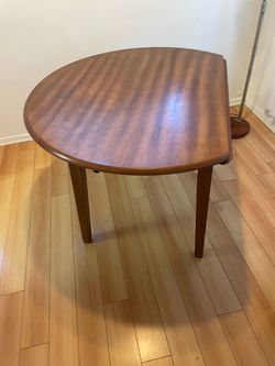 Round expandable table