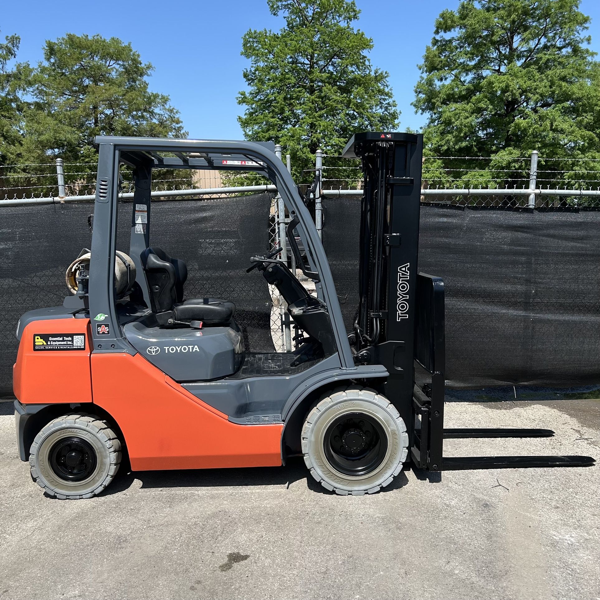 2019 Toyota 8FGU25 3-Stage Dual Fuel LPG/Gas 5,000lb Pneumatic Forklift Propane