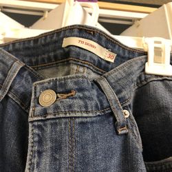 PANTALÓN LEVI’S DE MUJER SIZE:30