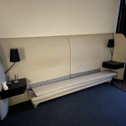 ROCHEBOBOIS WHITE LEATHER KING SIZE BED FRAM AND HEADBOARD 