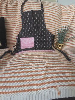 Women's apron