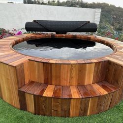 Jacuzzi Wooden Hot Tub 