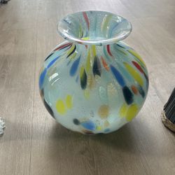 Vases and Decorative Pieces 