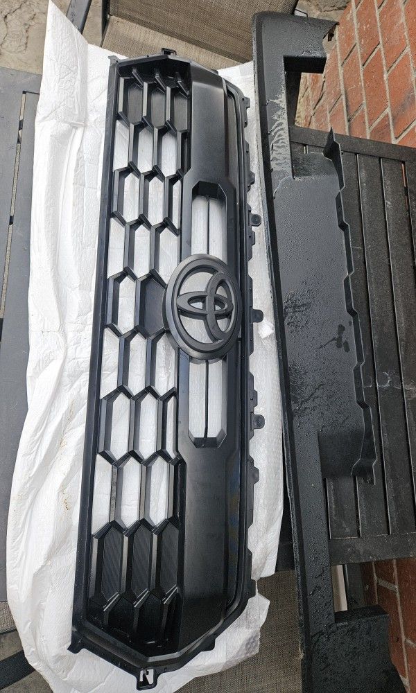 Toyota Tacoma Grille