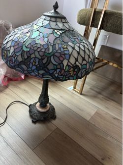 Working Tiffany style lamp
