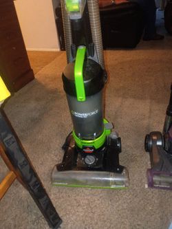 BISSELL POWER FORCE vACUUM W/TURBO BRUSH PET ATTACHMENT