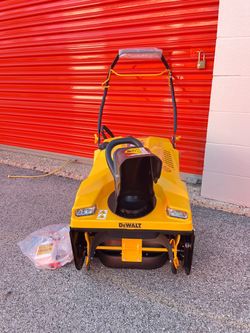 Dewalt new 21” gas snowblower pull or electric start never used