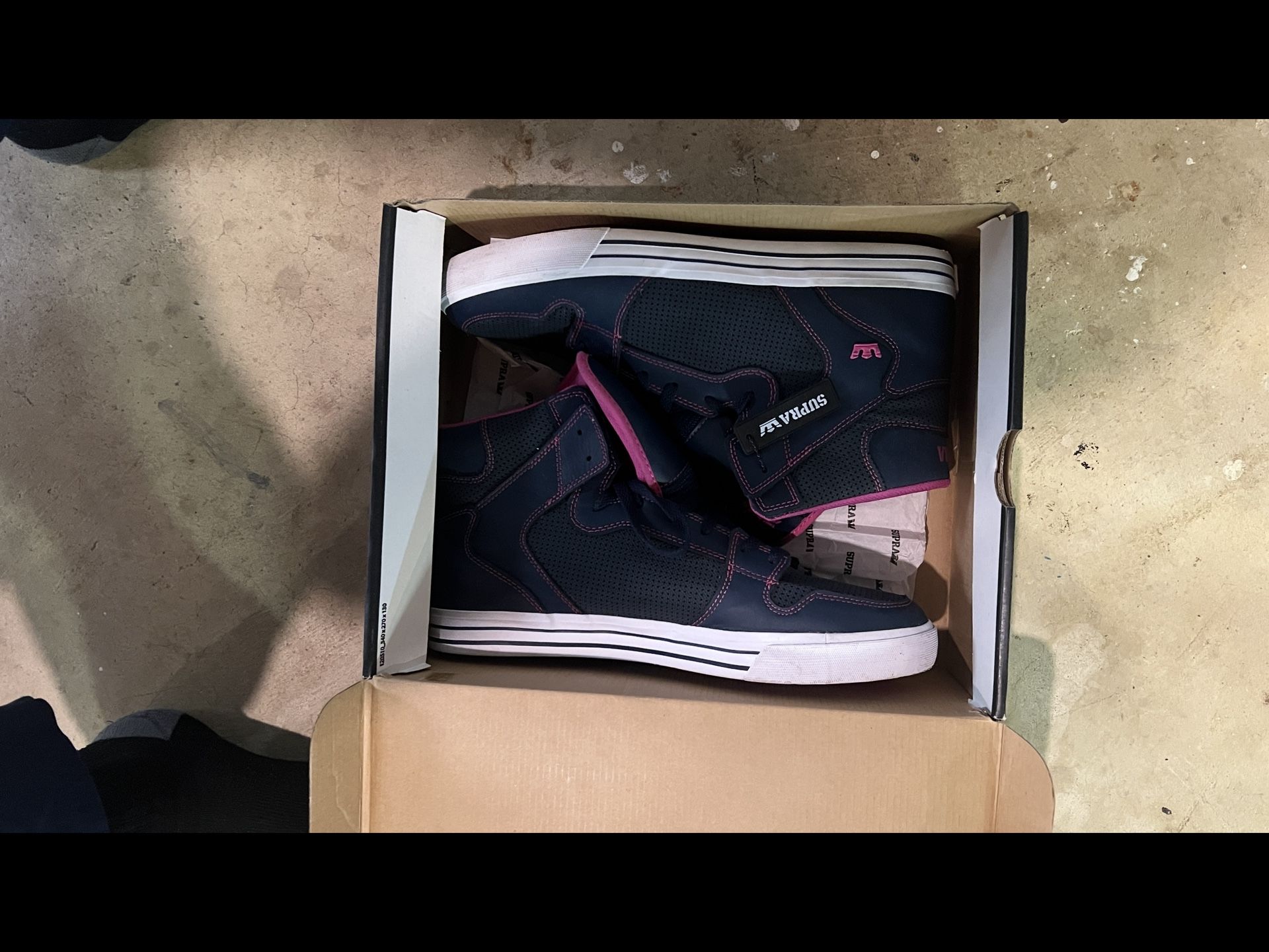 Brand New SUPRA Vaider High Tops – Navy / Magenta / White – Size 13