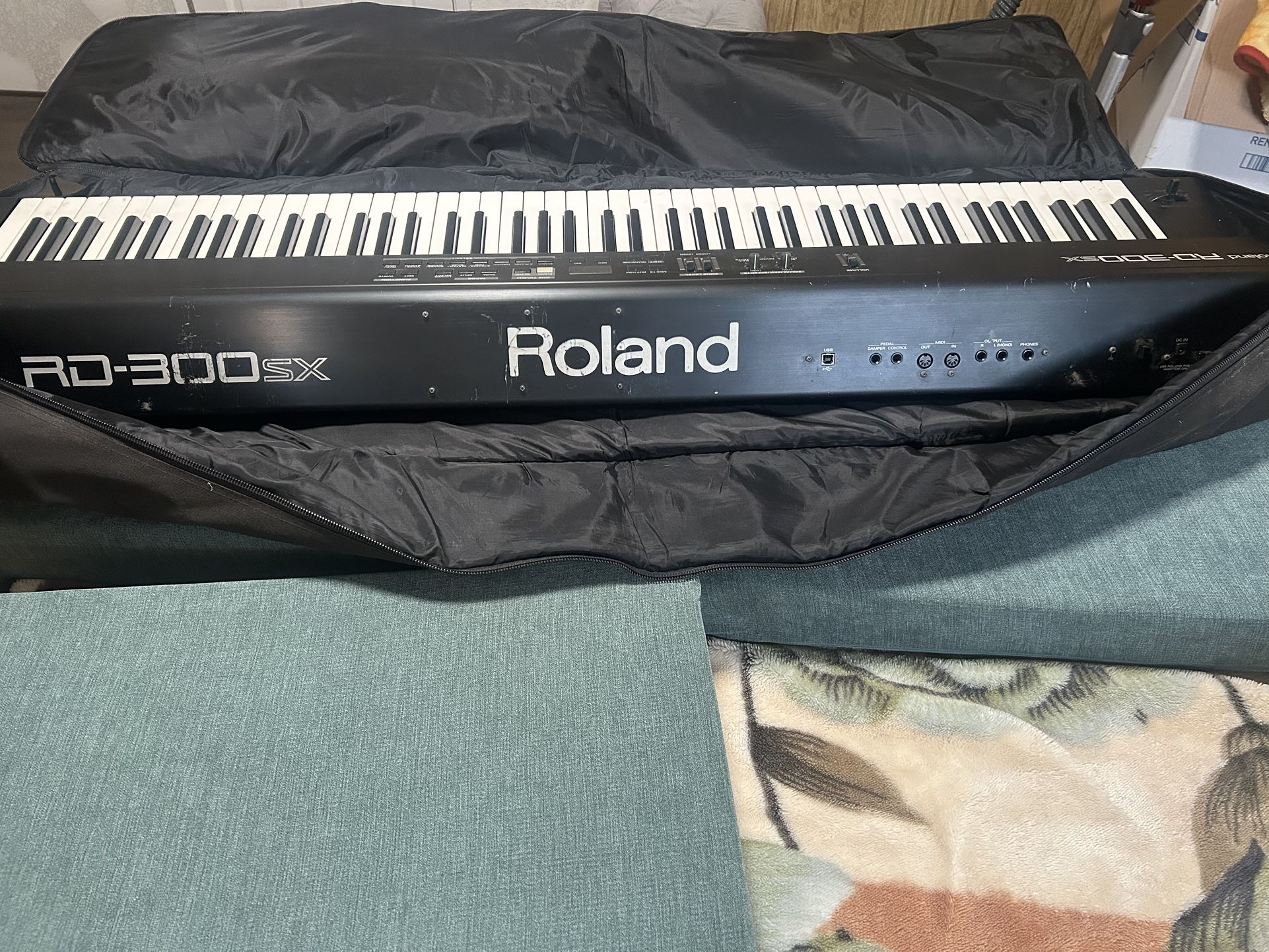 Roland RD-300 sx very good