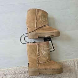 Baby shoes size 5