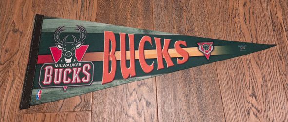 NBA - Wincraft - Milwaukee Bucks - 2009 - Pennant - Felt - Green & Red