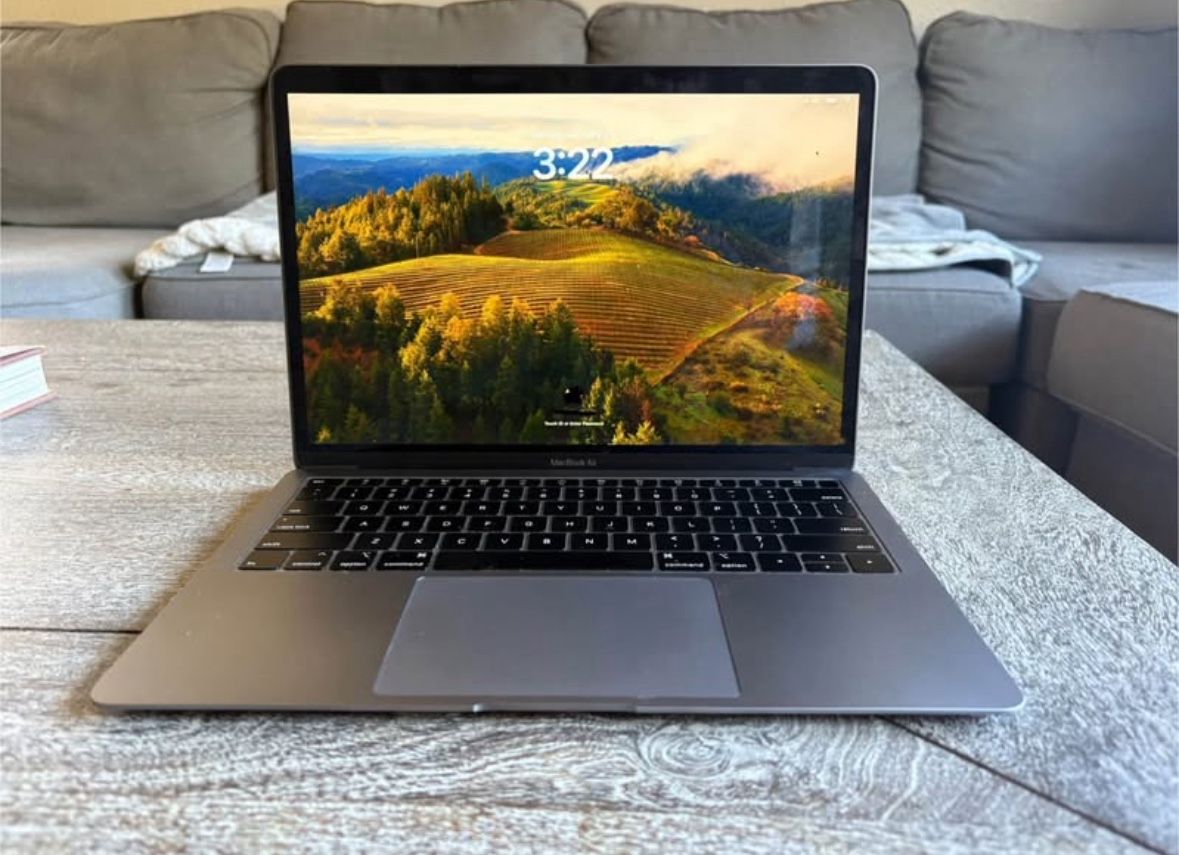 MacBook Air Dual Intel Core i5 - Space Gray LIKE NEW