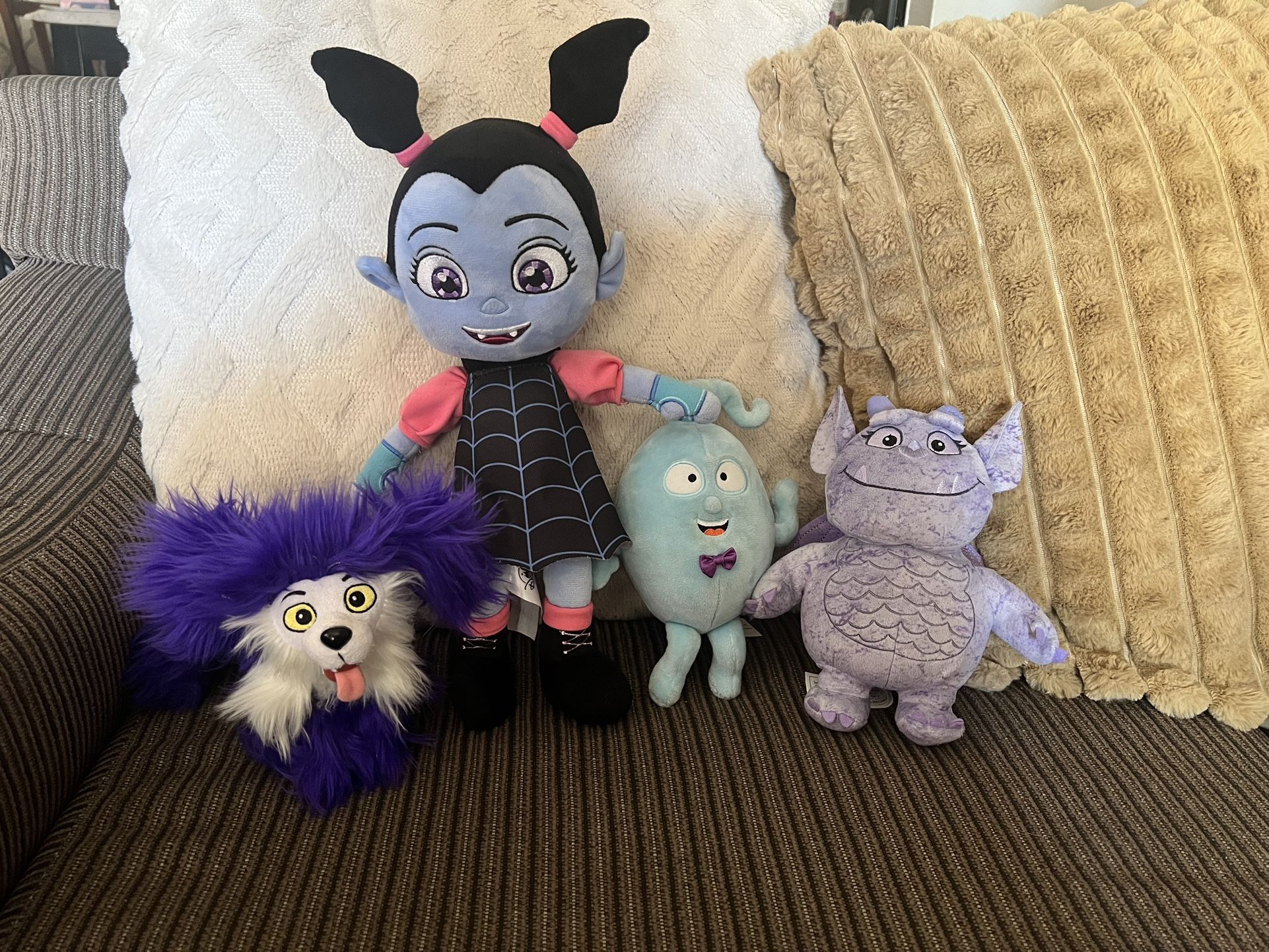 Disney Vampirina Wolfie Demi Gregoria