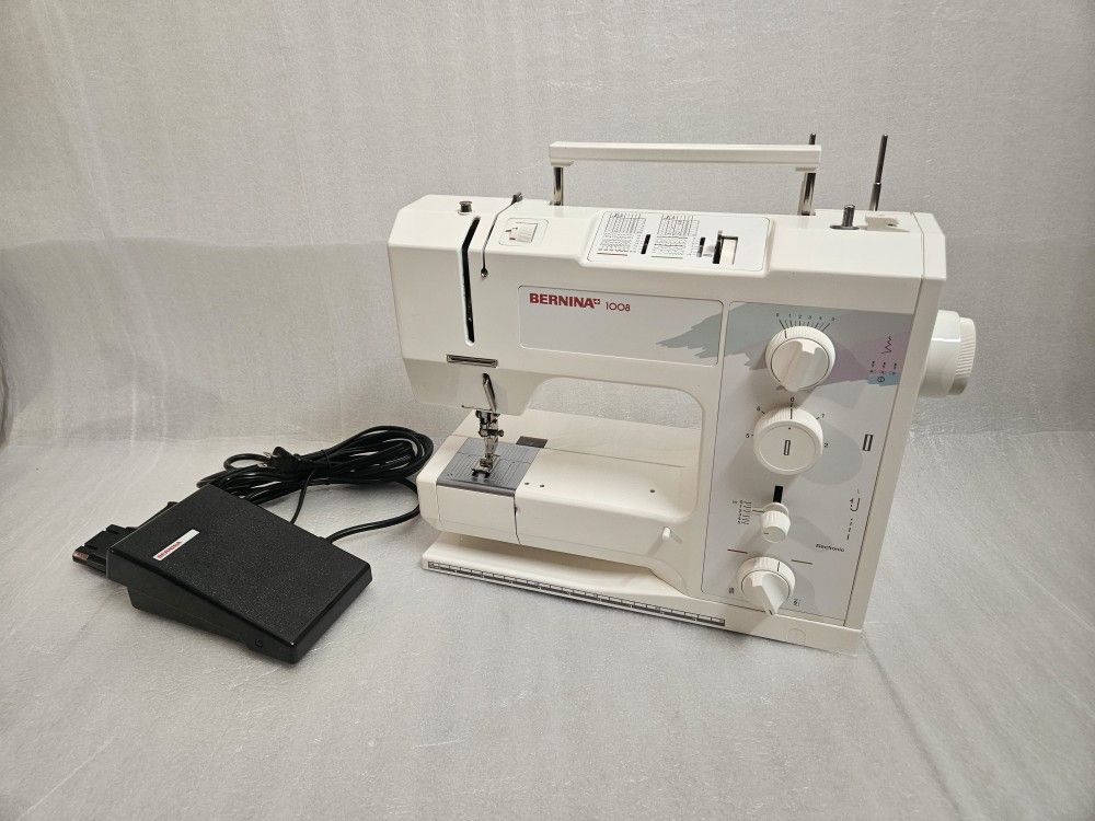 Bernina 1008 Sewing Machine W/ Foot Pedal Working