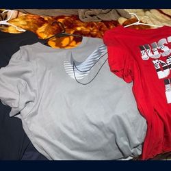 2x  Brand New Nike Shirts $20$ 