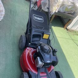 Toro 21 in. Recycler Briggs and Stratton 140cc Self-Propelled Gas RWD Walk Behind Lawn Mower with Bagger