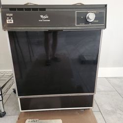 Dishwasher By Whirlpool 