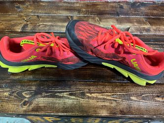 Under Armour Size 5.5 Youth