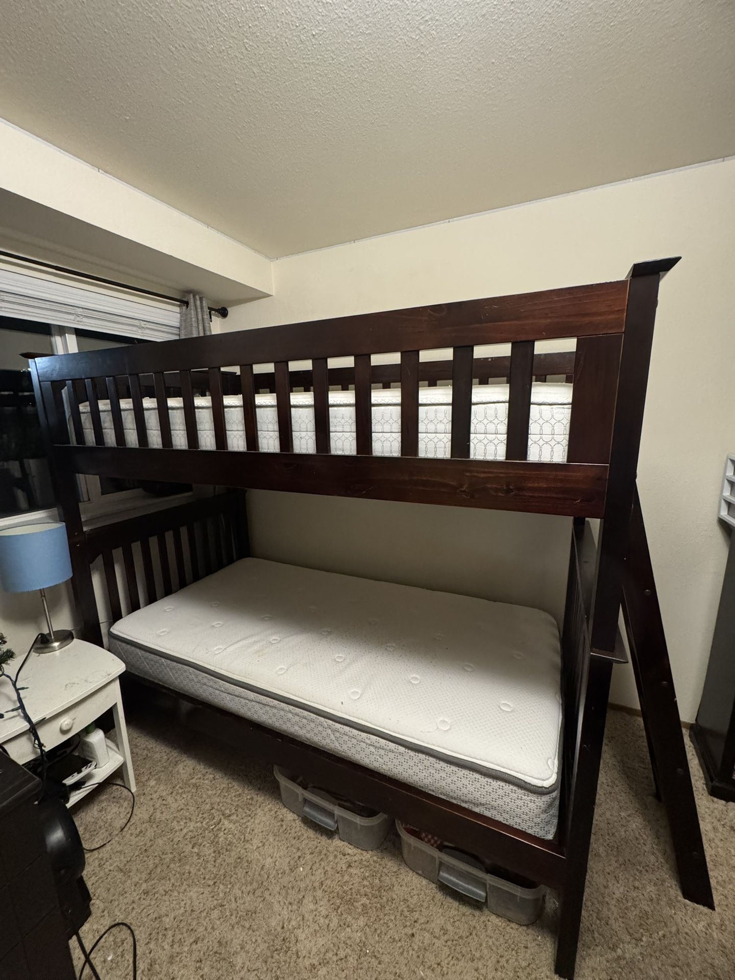 Bunk Bed With 2 Twin Mattresses