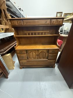 Wooden Hutch / Water Bench