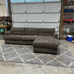 Ashley’s furniture, brown sectional Large Sectional Couch - Great Condition!