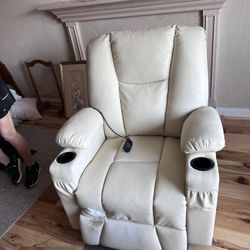 Mcombo Mechanical Chair 