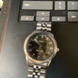 Silver-tone quartz watch