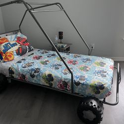 Toddlers Race Car Bed 