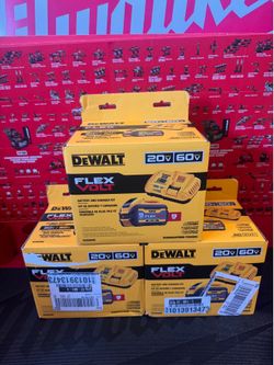 DEWALT 20V/60V MAX FLEXVOLT  9.0Ah Battery and Charger Starter Kit
