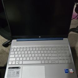 HP 15.6" Laptop Intel Core i5 256GB SSD 8GB RAM 12th Gen. Like new