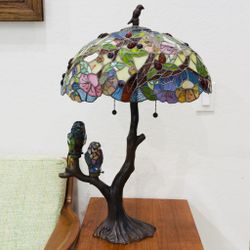 Tiffany-Style Stained Glass Table Lamp – Birds Design