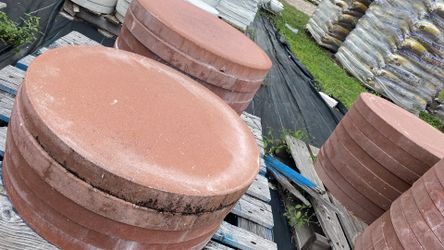Red Round Pavers - 24”