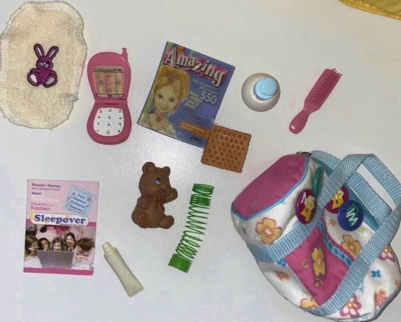 AMERICAN GIRL DOLL SLEEPOVER SET WITH GRIN PINS PLEASANT COMPANY