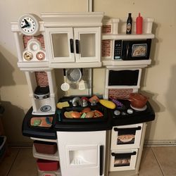 Step2 Play Kitchen With Play Food 