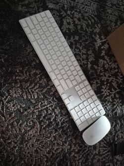 Apple magic keyboard , magic mouse