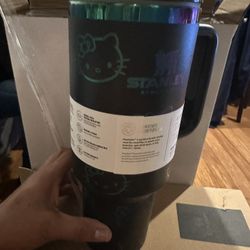 Hello Kitty Stanley 