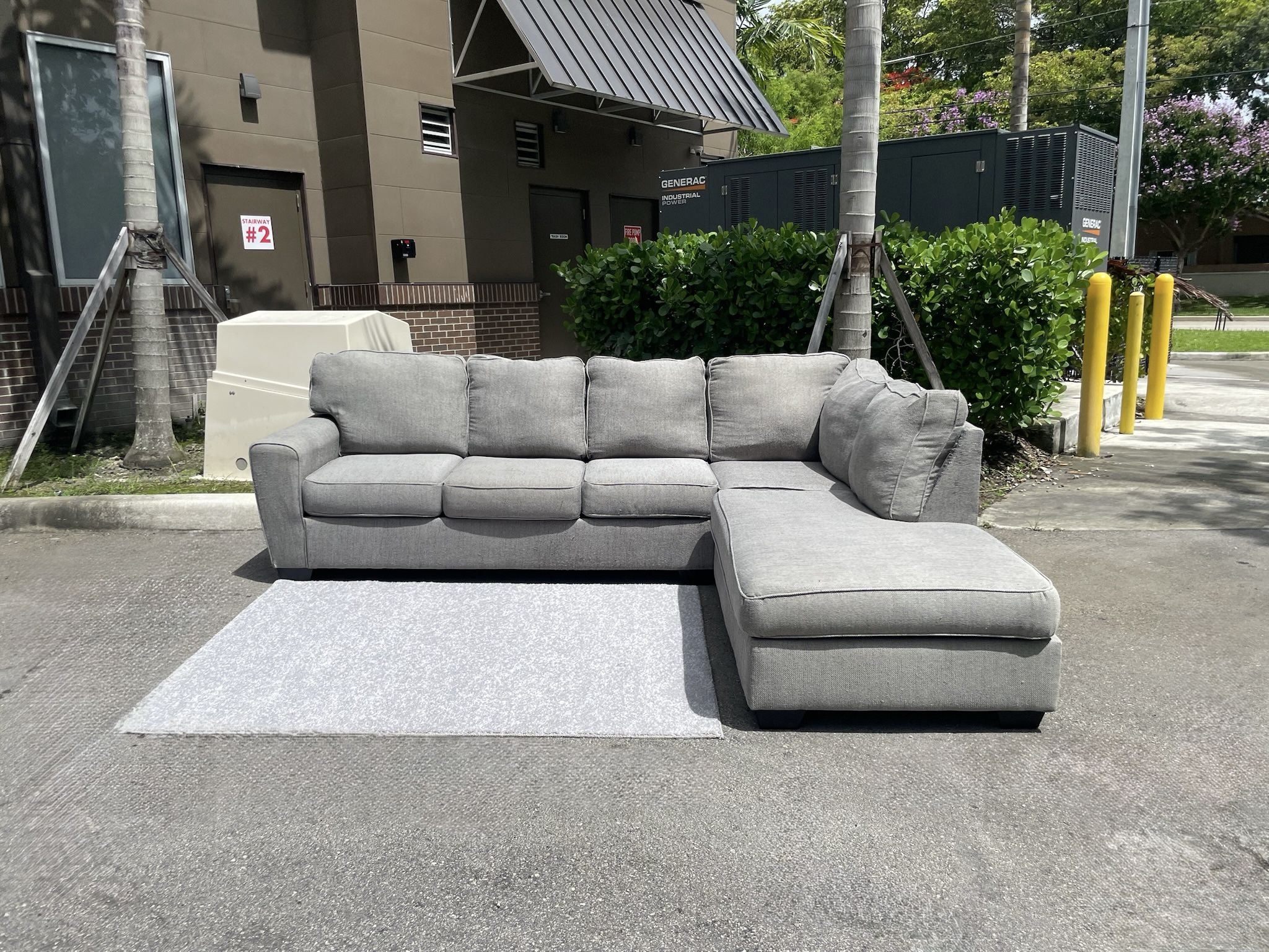 Sectional Couch/Sofa - Gray - Ashley Furniture - Delivery Available 🚚