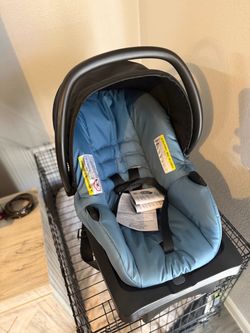 Infant Car Seat with Carry Handle