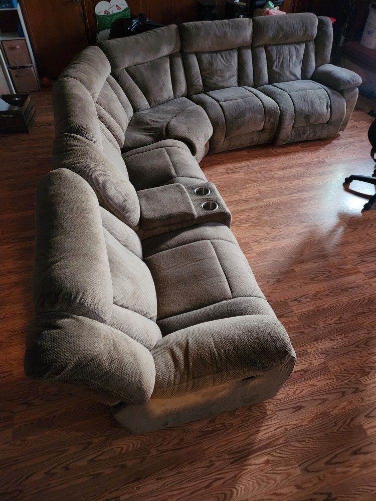 Free Couch!!! Power Reclinable !