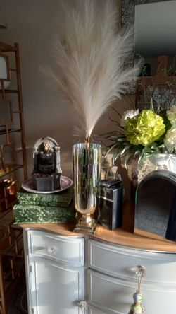 16 1/2" H x 5 1/2" D Mikasa Gold Leaf Vase