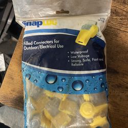 Blazing SnapLoc Filled Connectors 20 Count for outdoor lighting