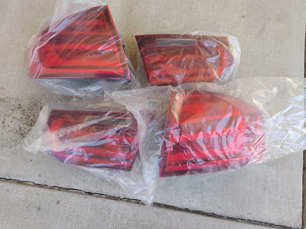 OEM 2012 - 2017 BMW REAR TAIL LIGHT ASSEMBLY SET